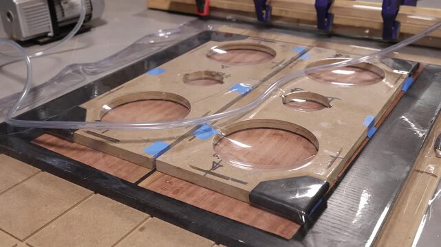Vacuum press machine laminating wooden parts