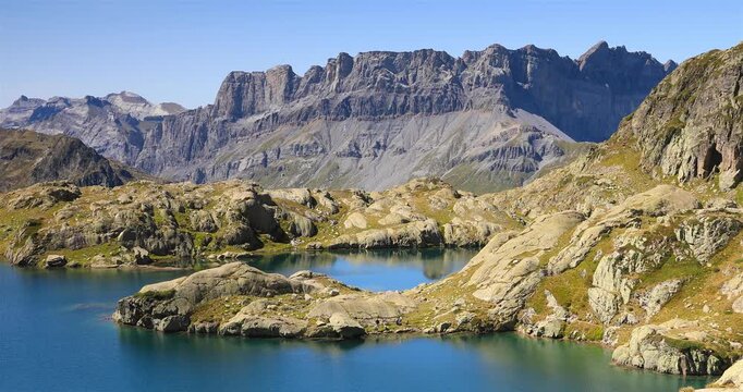 Le lac Cornu dans le massif des aiguilles Rouges en Haute-Savoie