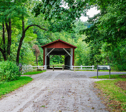 Old Red Covered Bridge in Everett , Cuyahoga Valley National Park, Ohio, USA