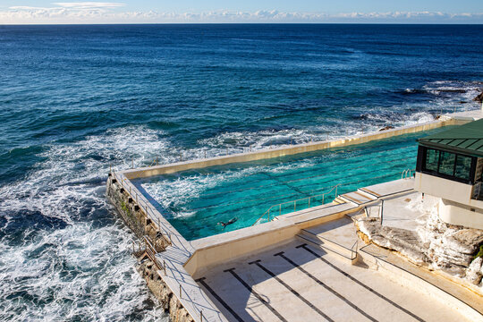 Coastal swimming pool built right beside the ocean