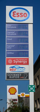Hausse des prix de l'essence et du gasoil en France et dans toute l'Europe Le litre d&eacute;passe les deux euros. Enseigne et logo d'une station service Esso au Luxembourg en septembre 2026 