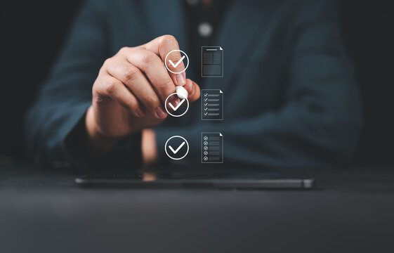 Document Management System, online documentation database and process automation to efficiently manage files, knowledge and documentation in enterprise with ERP. Corporate business technology, DMS