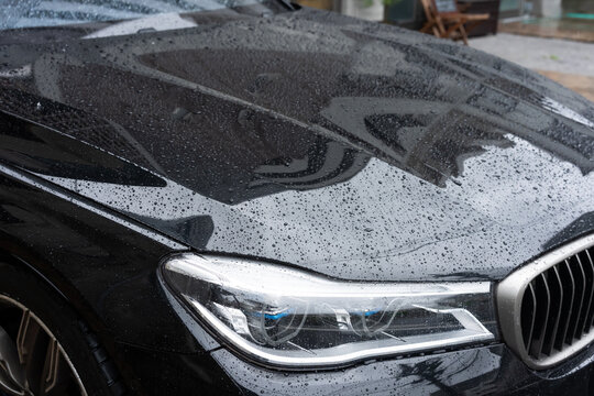 雨　車　水滴