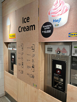 Ice cream machine in Ikea store