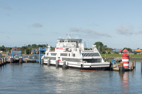 WYK, F&Ouml;HR, DEUTSCHLAND - 22.09.2026: W.D.R. F&auml;hre Norderaue im Hafen von Wyk auf der Insel F&ouml;hr