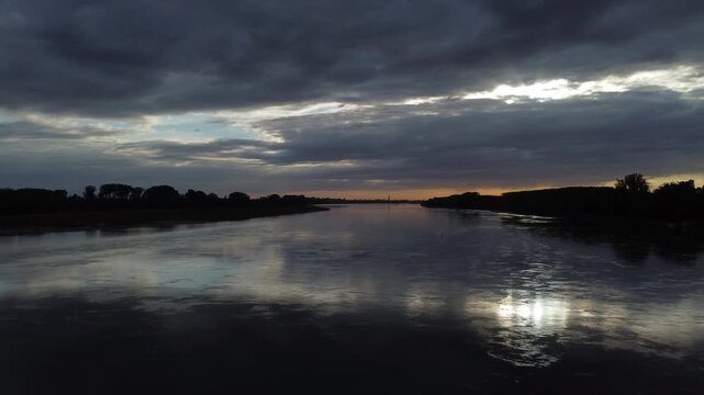 Tramonto sul fiume Po