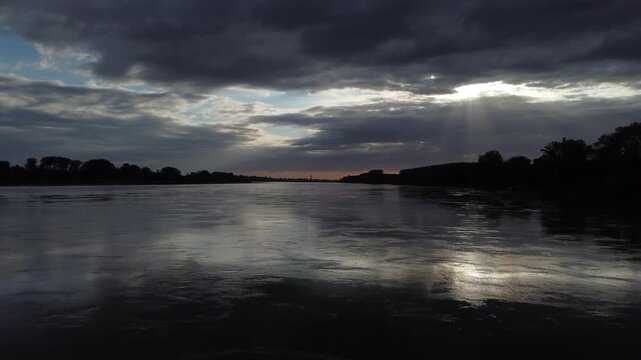 Tramonto sul fiume Po