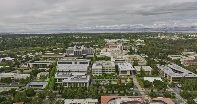 Stanford City California Aerial v10 establishing shot flyover campus hospital, facility medical health care center - Shot with Mavic 3 Cine - June 2022
