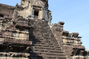 Obraz premium ruined hindu and buddhist khmer temple (angkor vat) in angkor in siem reap in cambodia 