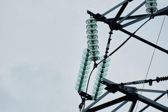 Double Glass Disc Insulator String on Pylon Crossarm
