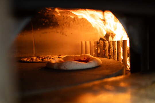 Forno a legna in pizzeria