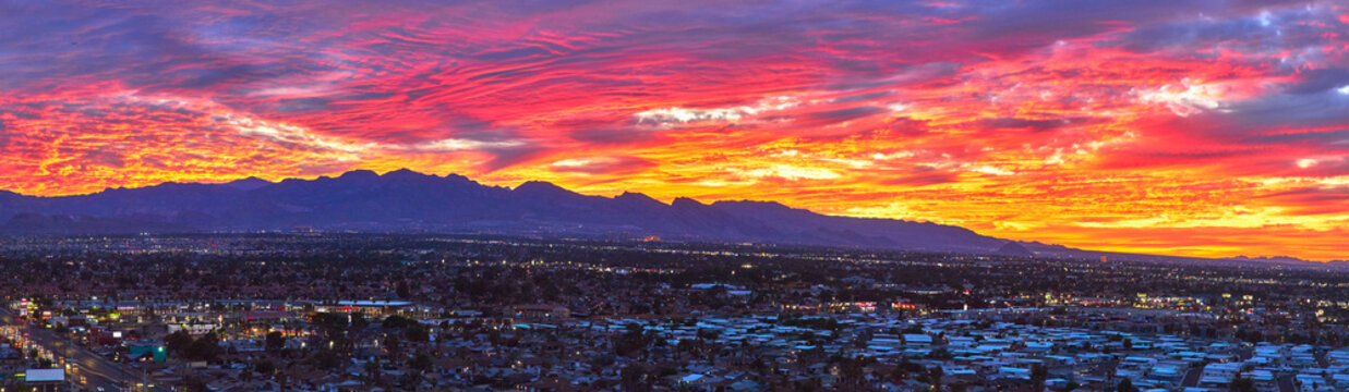 Panorama Las Vegas Nevada Cityscape Dramatic Sunset Mountains Vibrant Sky