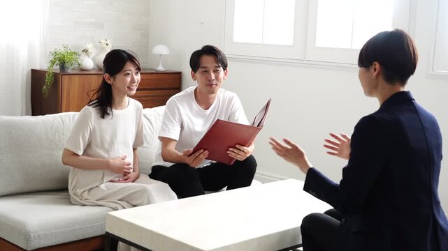 20代夫婦と話すファイナンシャルプランナー