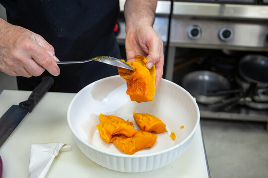 recipes with pumpkin ingredients, tortelloni and cake, preparation of a typical dish