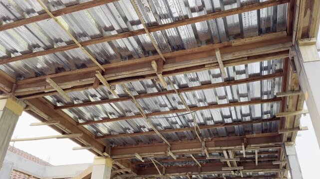 Galvanized metal formwork structure for residential second floor