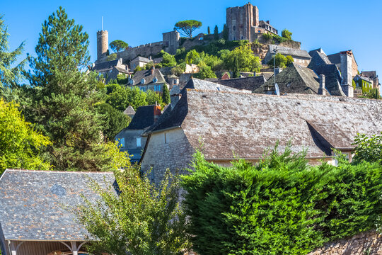 Turenne, village perch&eacute; de Corr&egrave;ze 