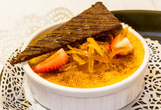 Cr&egrave;me br&ucirc;l&eacute;e 