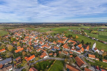 Obraz premium Herbstliche Stimmung im westlichen Oberbayern bei Schwifting nahe Landsberg am Lech