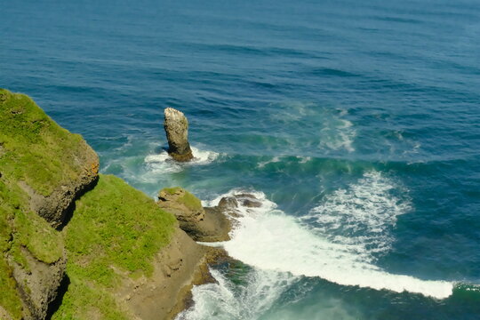 waves on the rocks　Cape Kiritappu, Hokkaido