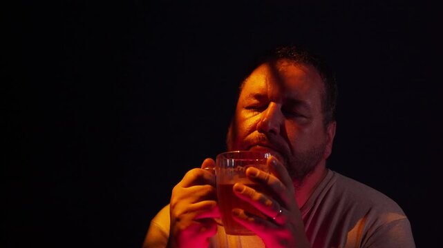 A grown man and his problems with alcohol and his hopes.