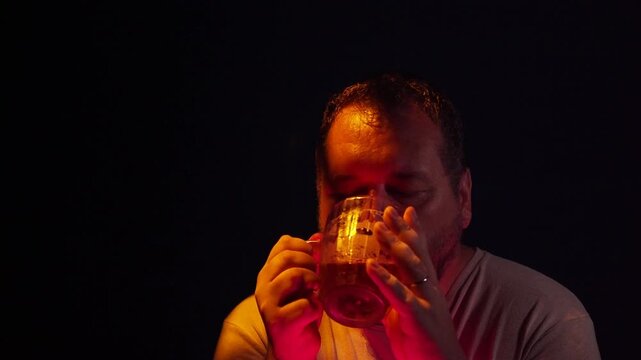 A grown man and his problems with alcohol and his hopes.