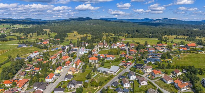 Haidm&uuml;hle im Bayerischen Wald in der Grenzregion zum B&ouml;hmerwald in Tschechien von oben