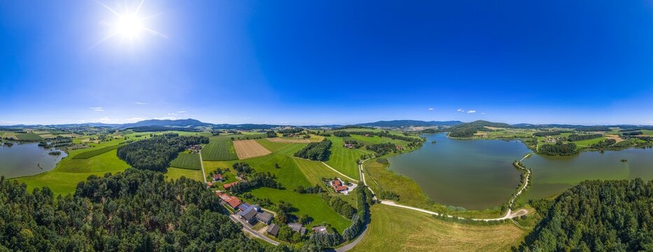 Herrliche Landschaft im Naturpark Oberer Bayerischer Wald rund um den Drachensee bei Furth im Wald