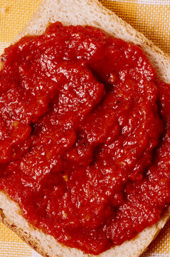 tomato spread on bread
