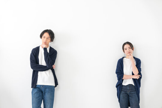 悩む夫婦　カップル