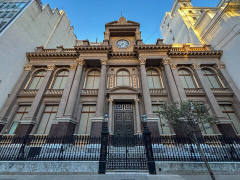 Full facade of the Central Bank of the Argentine Republic
