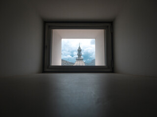 empty room with window © iaki