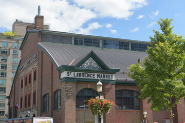 Obraz premium sign on the exterior of South St Lawrence Market building, 1902, with an incorporated fragment of Toronto's first purpose-built, official City Hall, 93 Front St E