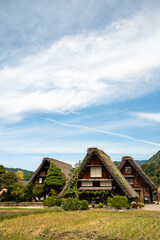 世界遺産、白川郷合掌集落の秋、三つ子合掌 © Hiro074