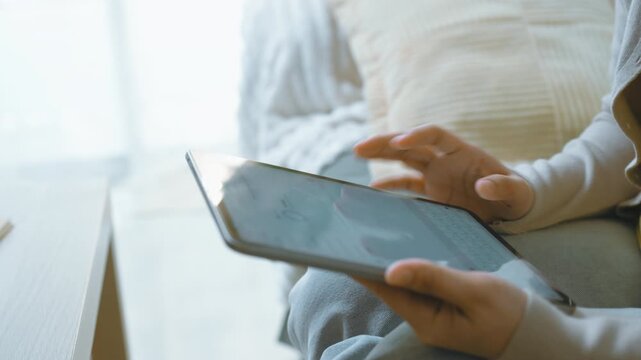 Visible activity presents using, tablet, and analysis in a practical sequence. using supports data and audit, while tablet remains central to the action Visible tools remain in view.