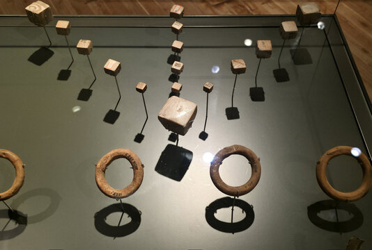 Ancient Weights And Ring Objects