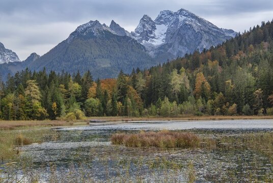 Lake Taubensee with Hochkalter, Ramsau, Berchtesgadener Alps, Berchtesgadener Land, Upper Bavaria, Bavaria, Germany