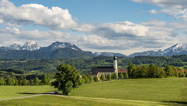 Pilgrimage church of St. Marinus and Anian in Wilparting, Irschenberg, Wilparting, Irschenberg, behind Mangfall mountains, Oberland, Upper Bavaria, Bavaria, Germany