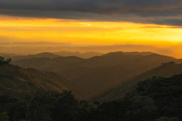 Obraz premium Costa rica monteverde cloud forest mountain sunset