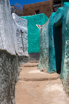 Narrow alley in the old walled city, Harar, Ethiopia