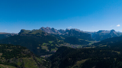Obraz premium Alpe di Siusi at sunny morning sunrise, Dolomites mountains, Italy