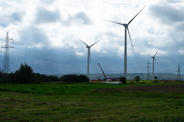 turbiny wiatrowe, farma wiatrowa, energia z wiatru © Adam Schmidt