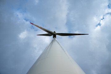 turbiny wiatrowe, farma wiatrowa, energia z wiatru © Adam Schmidt