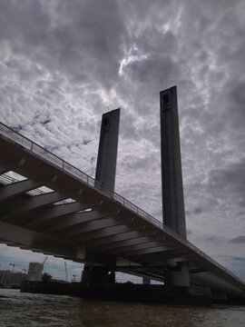 Dessous Pont Chaban Delmas