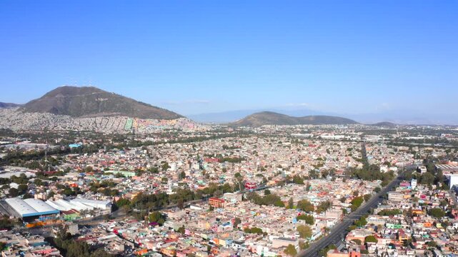 Norte de la Ciudad de M&eacute;xico y cerros de la Sierra de Guadalupe