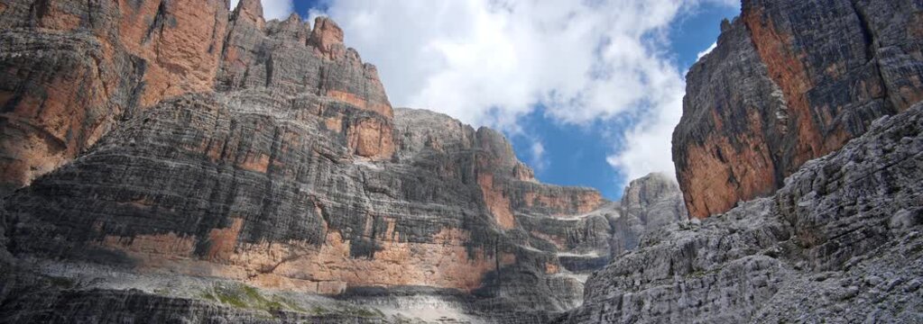Anamorphic Lens - Fantastic landscape on the Dolomites of Alimonta