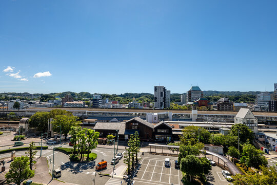 木造駅舎が有名なJR掛川駅北口と駅周辺の街並み
