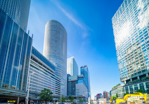 青空の名古屋駅前