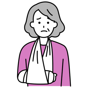 右腕を骨折している年配の女性