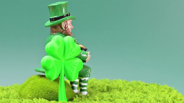 video of St. Patrick's Day decorations