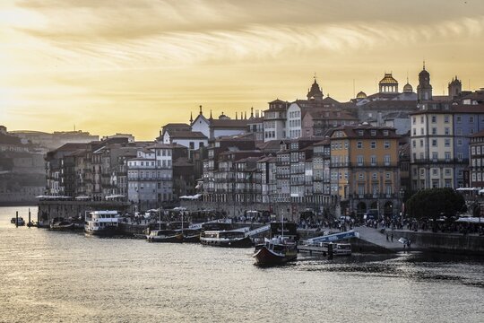 View from Vilanova da Gaia over Douro to city centre, Porto, Portugal